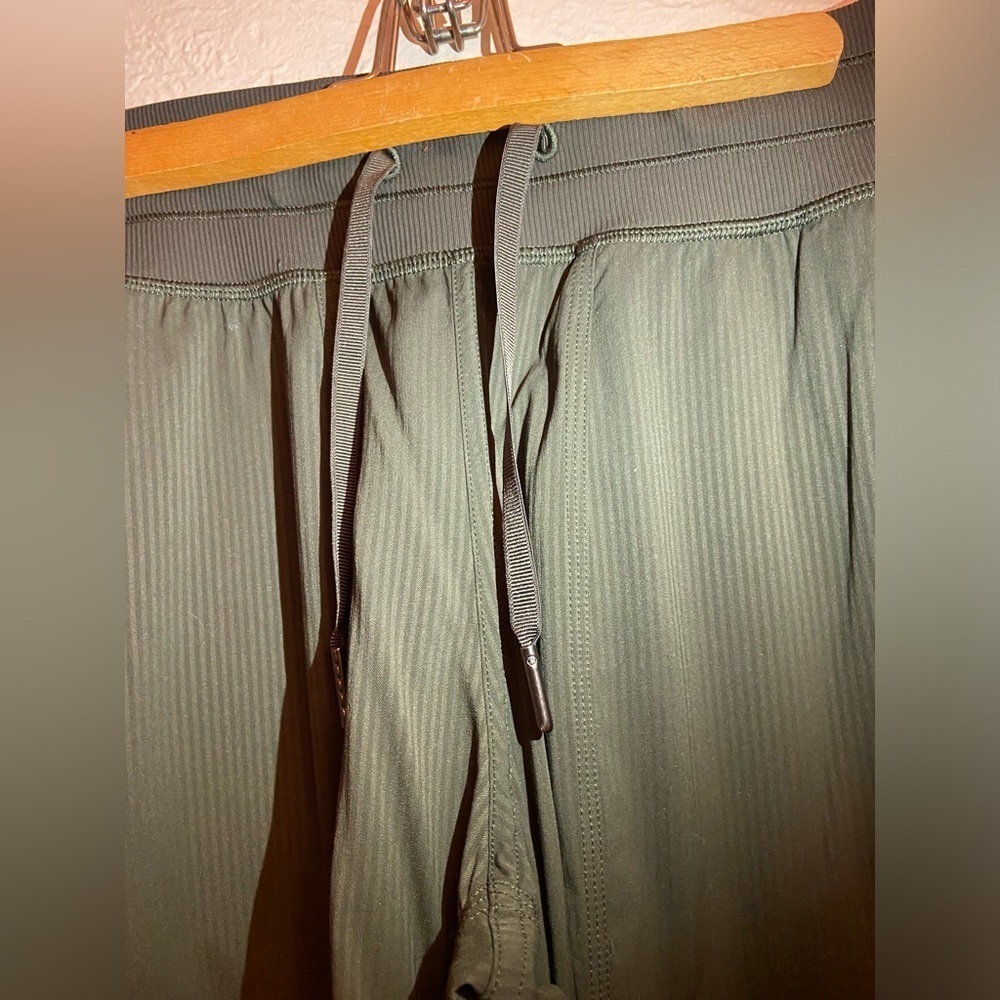 Lululemon pants - Picture 5 of 10